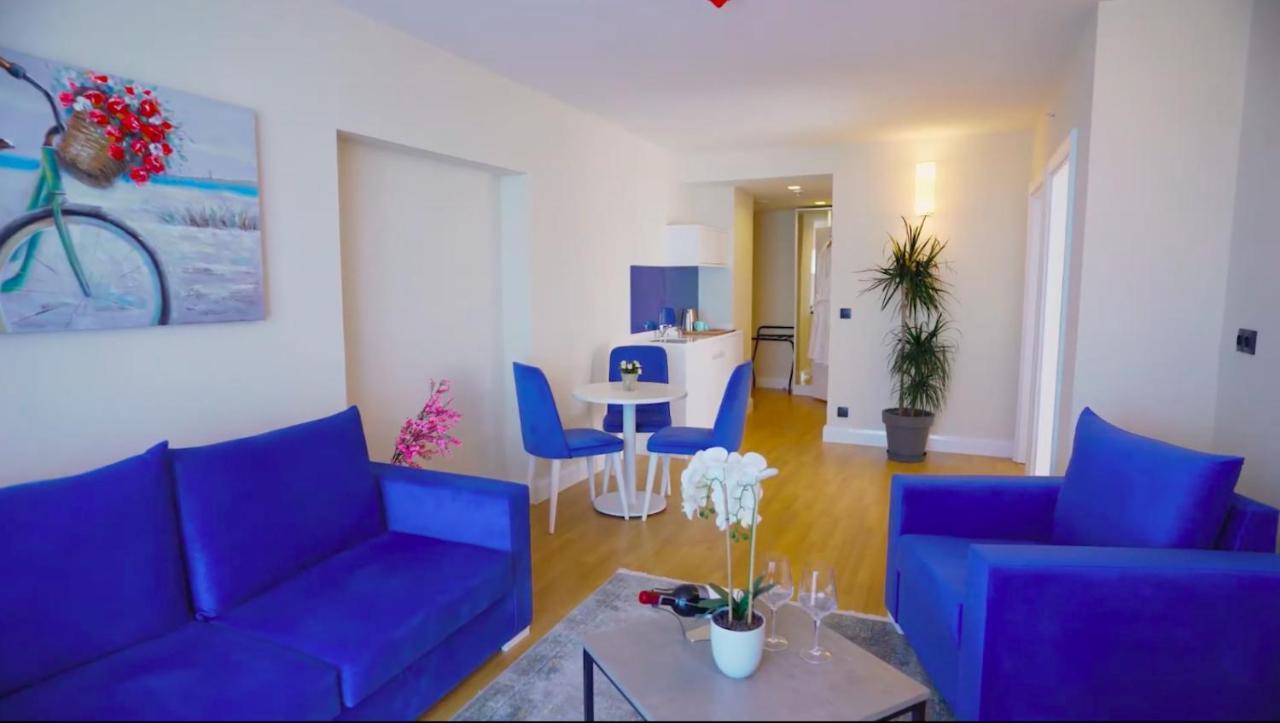 Aparthotel For Batumi Orbi City Esterno foto