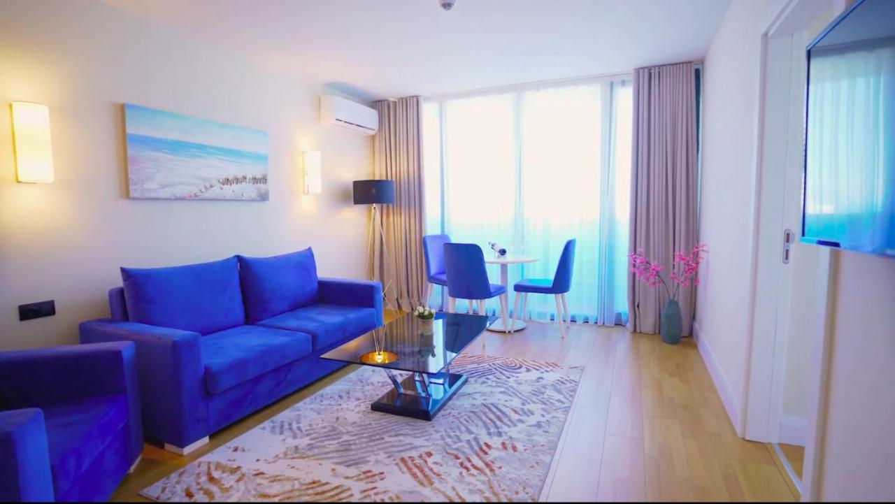 Aparthotel For Batumi Orbi City Esterno foto