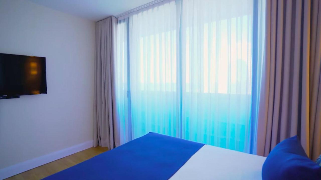 Aparthotel For Batumi Orbi City Esterno foto