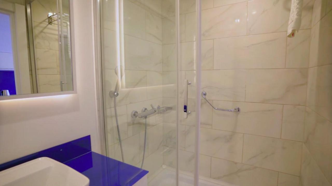 Aparthotel For Batumi Orbi City Esterno foto
